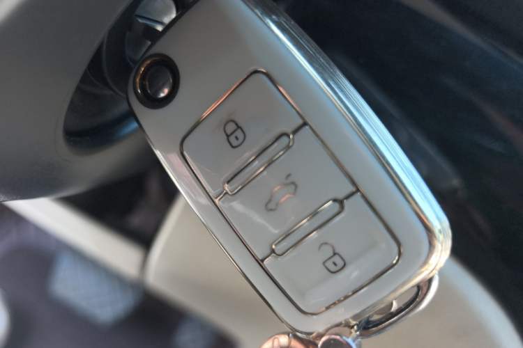 Used Volkswagen Lavida 2008 1.6L Automatic Prestige Edition Vehicle Key