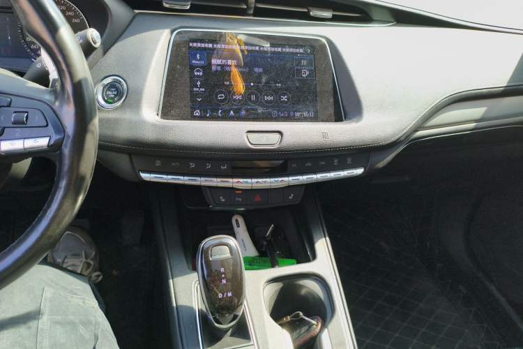 Used Cadillac XT4 2020 28T Two-Wheel-Drive Leading Version
