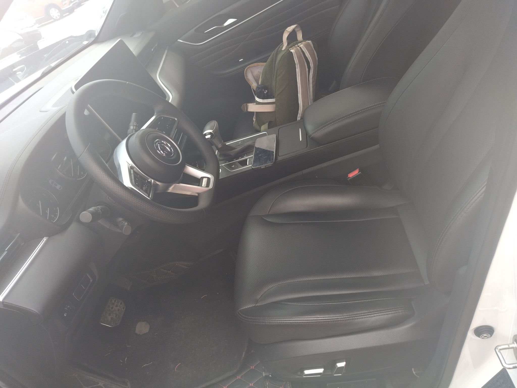 Переднее сиденье в автомобиле