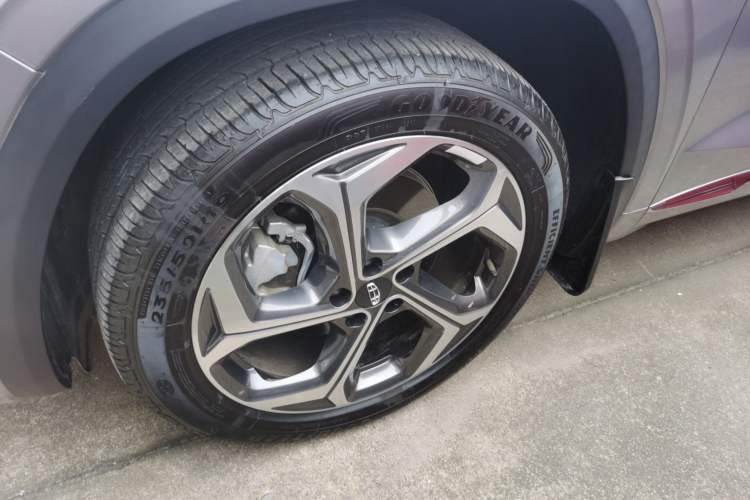 Used Geely Auto Monjaro L 2024 2.0TD High-Power Automatic Two-Wheel Drive Yunqi Version Left Front Wheel Hub