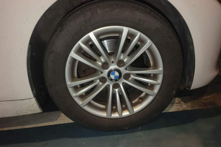 Used BMW 3 Series 2015 320Li Luxury Edition Fashion Model Right Front Wheel Hub
