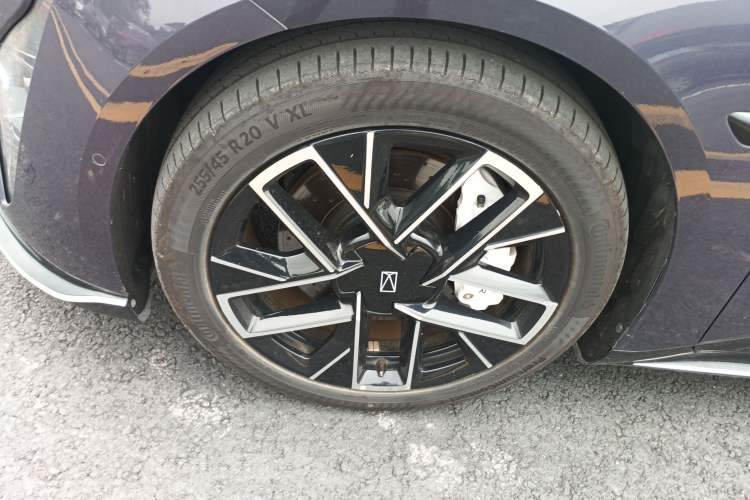 Used Avatr 06 2025 Ultra Pure Electric Edition Exterior 4