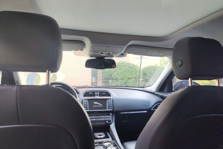 Used Jaguar F-PACE 2016 2.0T Two-Wheel Drive Urban Luxury Edition
