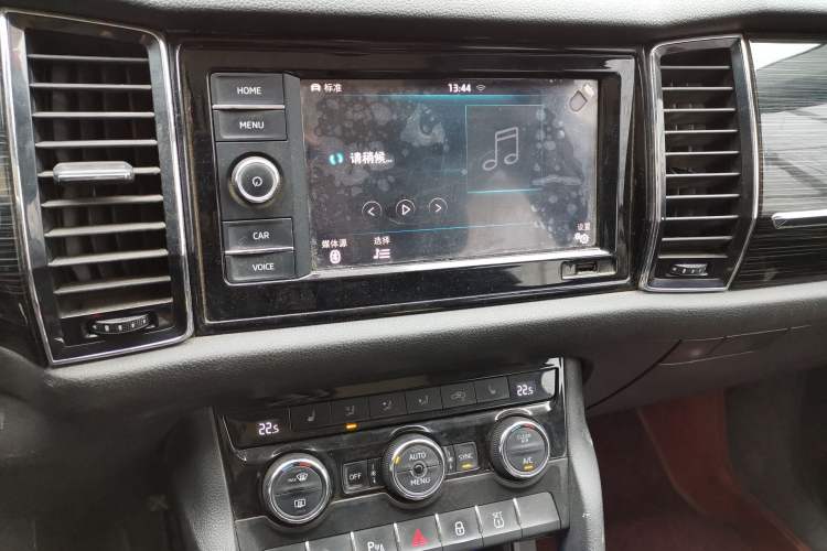 Used Skoda Kodiaq 2019 Facelifted TSI330 5-Seater Two-Wheel-Drive Luxury Enjoyment Edition China VI Standard Audio And AC Panel