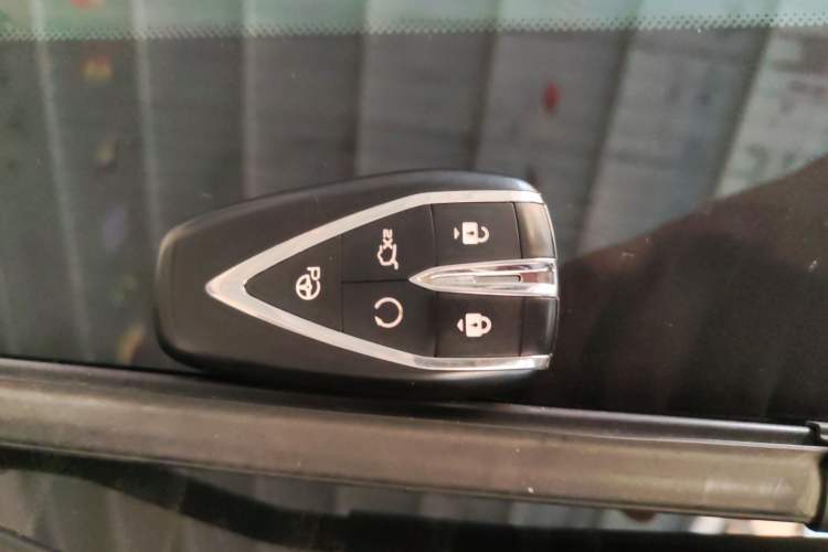 Used CHANGAN OSHAN Z6 New Energy 2023 ZhiDian iDD 150KM Flagship PLUS Smart Parking Edition