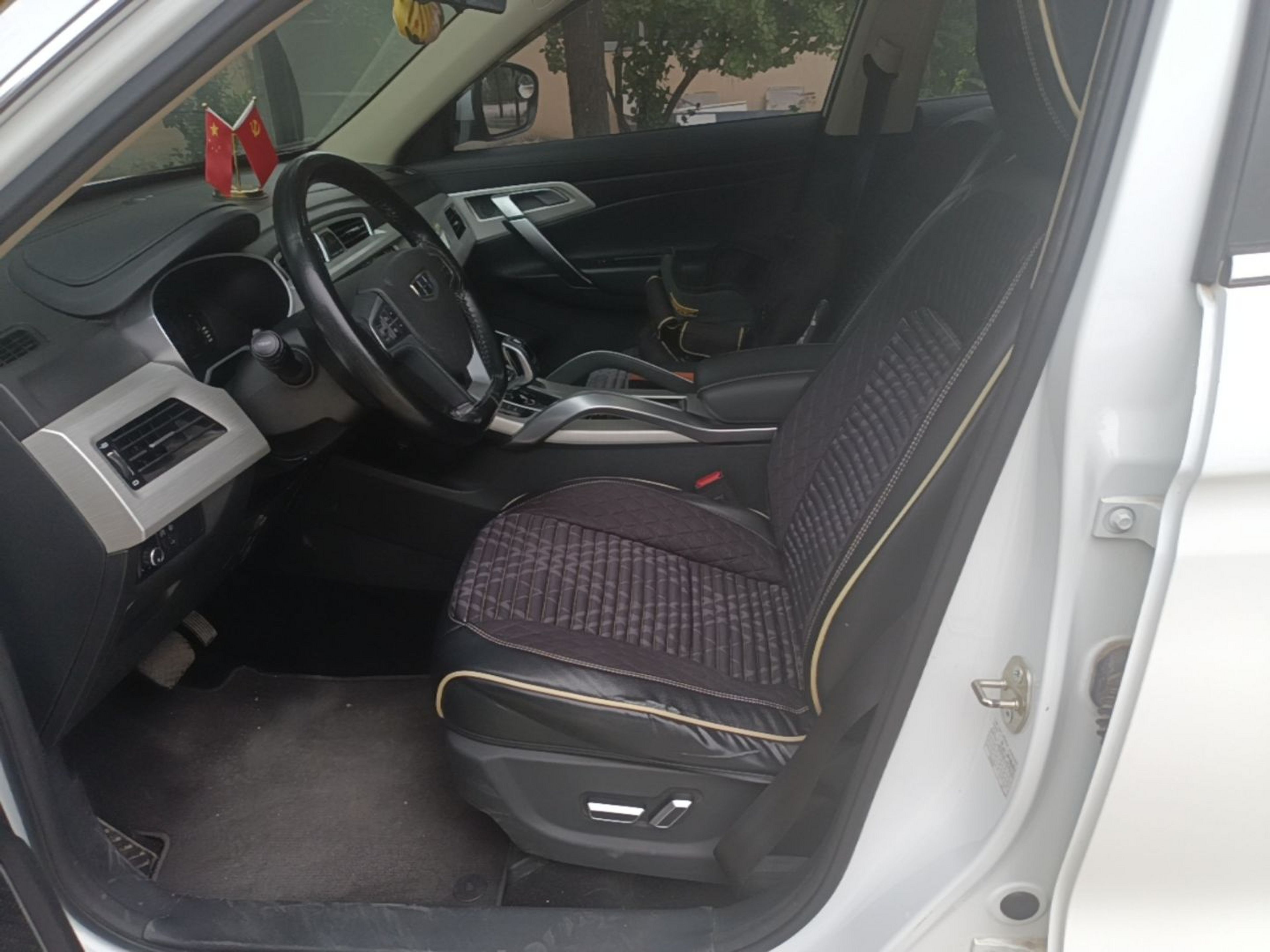 Vordere Reihe im Auto