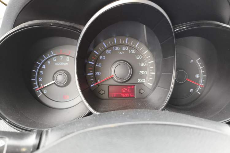 Used Kia K2 2015 Sedan 1.4L MT GLS
