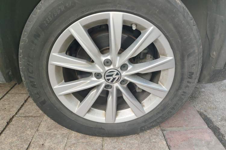 Used Volkswagen Tiguan L 2015 1.8TSI Automatic Two-Wheel Drive Comfort Edition
