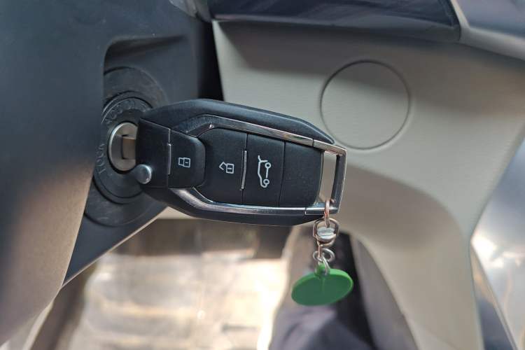 Used SAIC MAXUS G50 2022 1.5T Automatic Comfort Touring A Vehicle Key