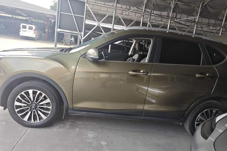 Used GAC Trumpchi GS5 Super 2015 1.8T Automatic Two-Wheel Drive Luxury Edition
