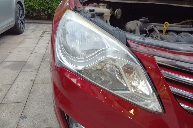 Used Hyundai Celesta 2011 1.6L Automatic Comfort Edition Right Front Headlight
