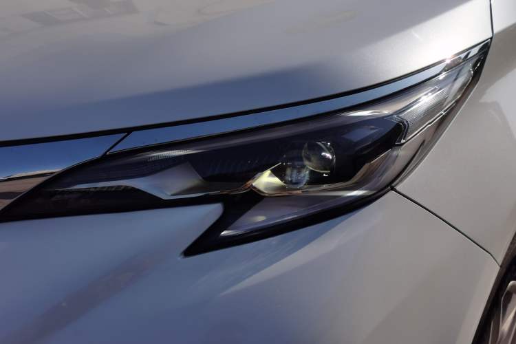 Used Toyota Granvia 2024 2.5L Hybrid Comfort Edition