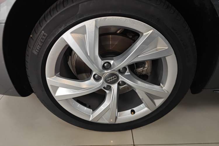 Used Audi A4L 2020 40 TFSI Luxury Prestige Edition Left Front Wheel Hub