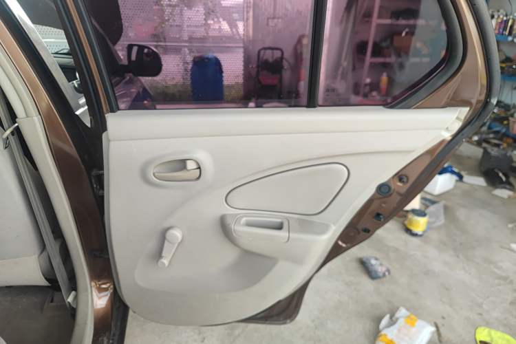 Used Venucia R30 2014 1.2L Manual Comfort Edition