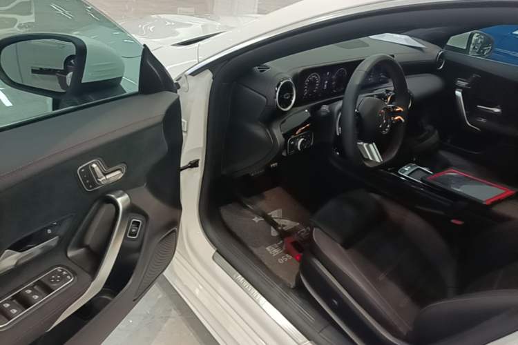 Used Mercedes-Benz CLA 2024-Year Facelifted CLA 200