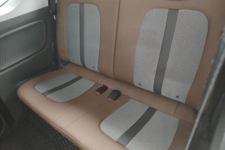 Used Wuling Hongguang MINIEV 2022 GAMEBOY 200km Gaming Edition with Lithium Iron Phosphate Left Rear Seat