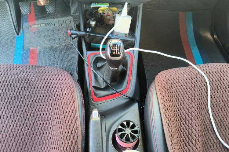 Used Hyundai Verna (new generation) 2020 1.4L Manual GLS Cool Edition Gear Lever