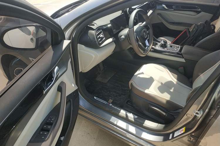 Used BYD Qin PLUS 2023 Champion Edition DM-i 120KM Leading Model
