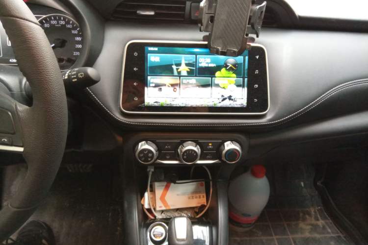 Used Nissan Kicks 2018 1.5L CVT Smart Connect Luxury Edition
