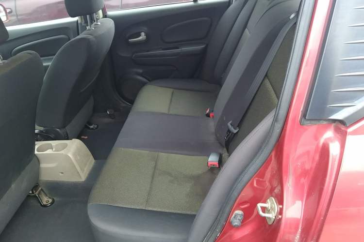 Used Venucia R50 2015 1.6L Manual Fashion Edition