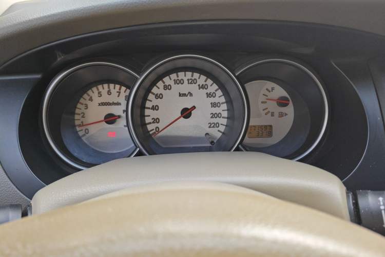 Used Nissan Livina 2010 Jingyue Edition 1.6L Manual All-Around Model