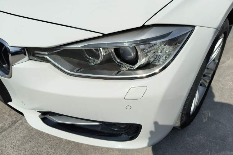 Used BMW 3 Series 2015 320i Sport Design Package
