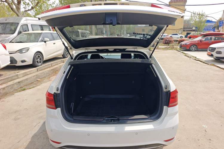 Used Volkswagen Gran Lavida 2017 230TSI DSG Comfort Edition
