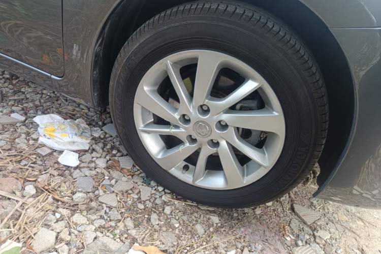 Used Nissan Tiida 2016 1.6L CVT Cool Dynamic Edition Right Front Wheel Hub