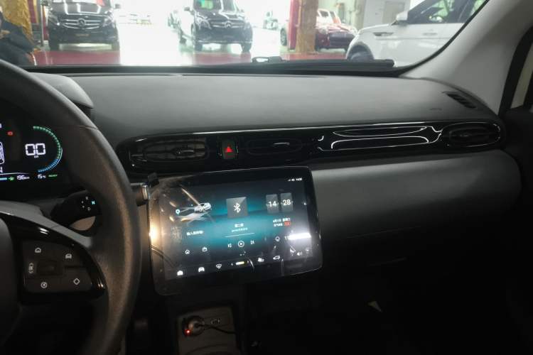 Used Leapmotor T03 2024 200 Lite Edition Audio And AC Panel