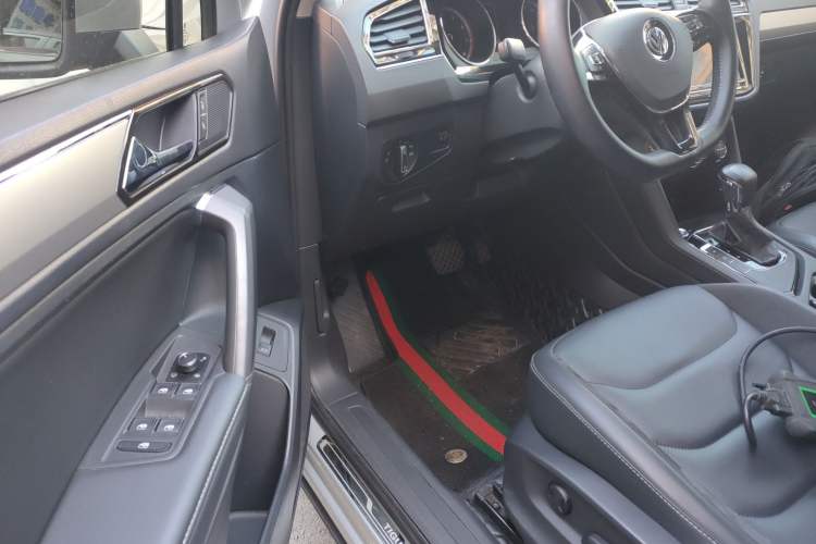 Used Volkswagen Tiguan L 2019 330TSI Automatic Two-Wheel Drive Smart Luxury Version China V Emission Standard