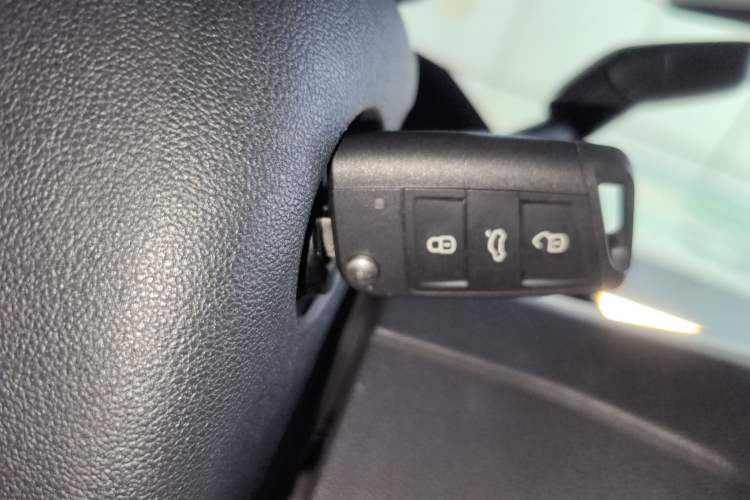 Used Volkswagen Lamando 2015 230TSI DSG Fashion Edition
