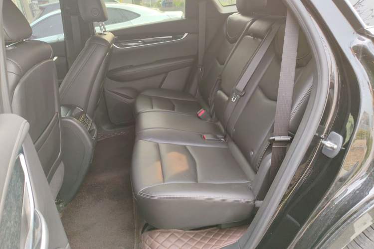 Used Cadillac XT5 2022 2.0T Two-Wheel Drive Luxury Version Left Rear Seat