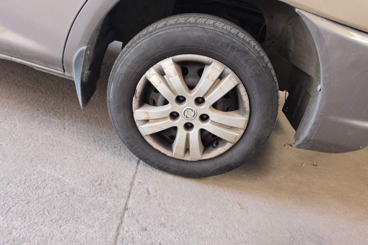 Used FORTHING Lingzhi 2014 V3 1.5L 7-Seater Comfort Model Right Front Wheel Hub