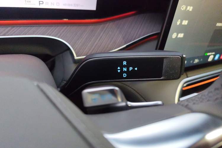 Used Denza N9 2025 Prestige Version