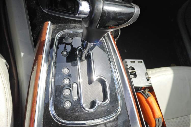 Used Hongqi H7 2013 2.0T Luxury Model
