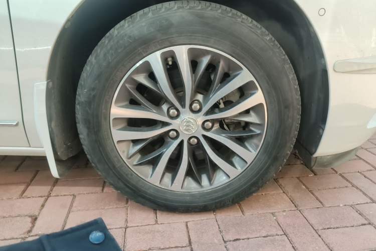 Used Buick GL8 2017 ES 28T Flagship Model China V Standard
