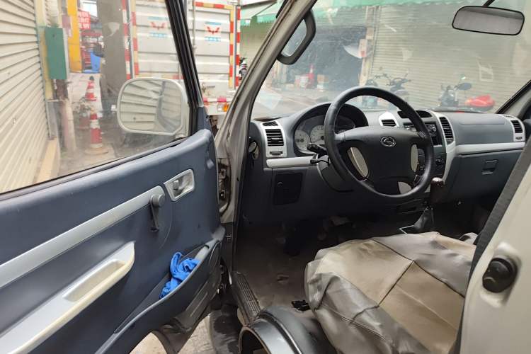 Used King Long Golden Way 2015 2.0L Entrepreneurial Version V19