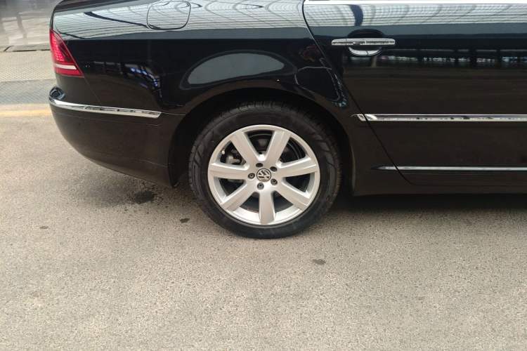 Used Volkswagen Phaeton 2014 3.0L Business Model Right Rear Wheel Hub