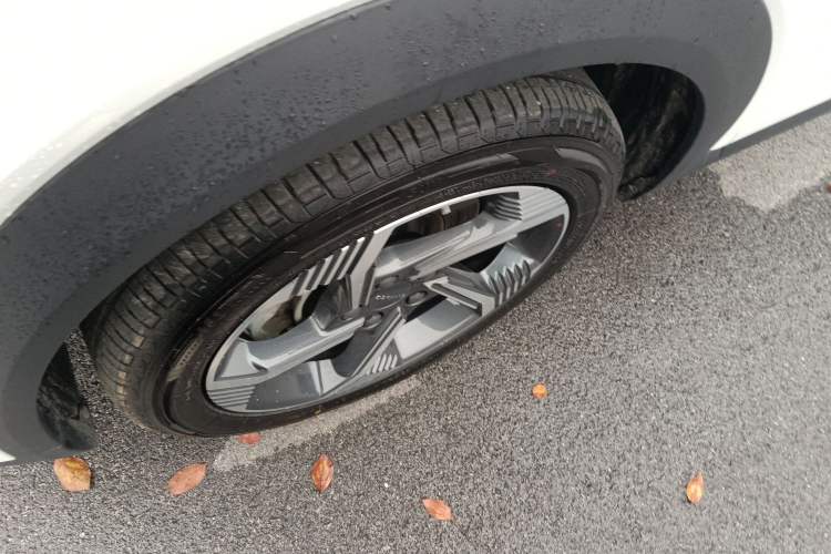 Used Lynk & Co 06 2025 Renew 1.5T Halo Left Front Wheel Hub