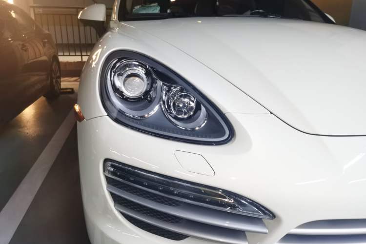 Used Porsche Cayenne 2013 3.6L automatic transmission U.S. specification