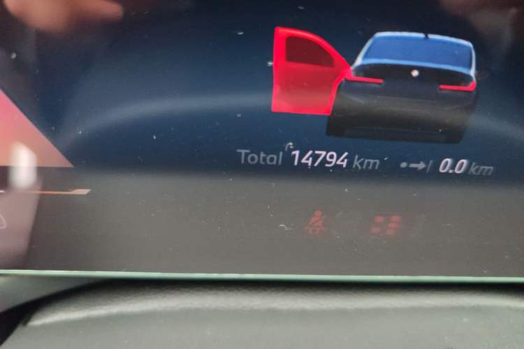 Used BMW 3 Series 2024 325Li M Sport Package Odometer Close Up