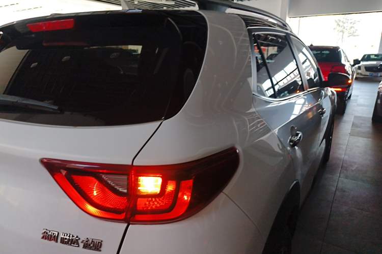 Used Kia kx1 Stonic 2019 1.4L Automatic Fun Edition China VI