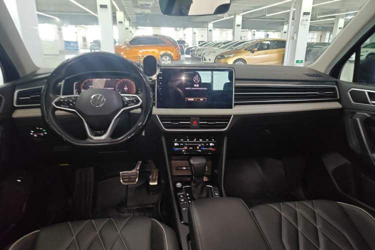 Used Volkswagen Tiguan L 2023 Restyled 330TSI Automatic Two-Wheel Drive R-Line Enhanced Comfort Version
