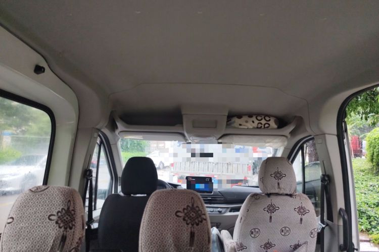 Used SAIC MAXUS Xintu V90 2019 2.0T Manual ZhiDuXing Rear-Drive Single-Tire Extended-Height Roof 7-Seater
