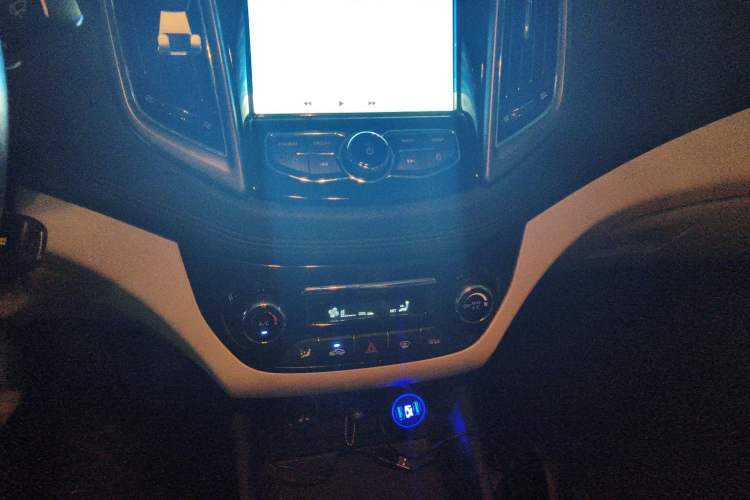 Used CHANGAN Eado 2016 1.6L Manual Fashion Edition
