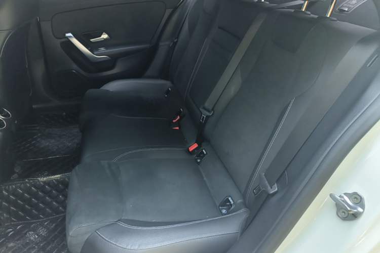 Used Mercedes-Benz A-Class 2022 Revised Version A 200 L Sport Sedan Fashionable Style