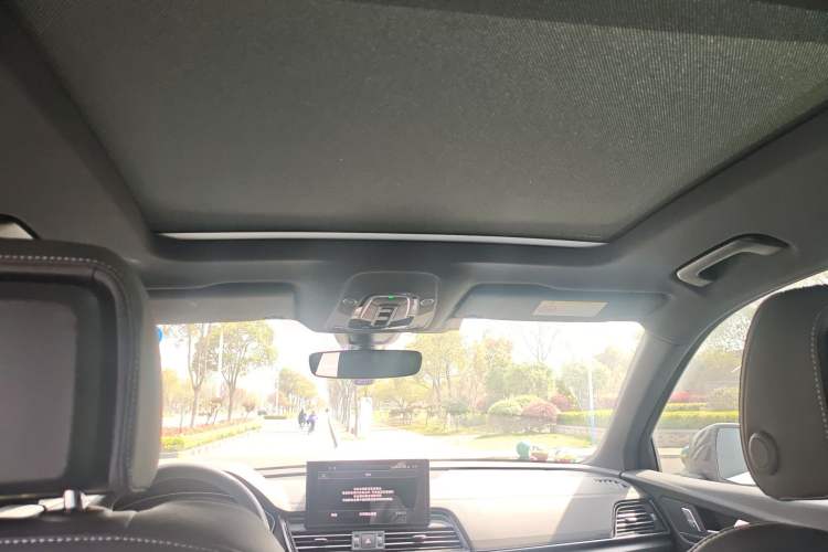 Used Audi Q5L 2023 40T Luxury Dynamic Model Headliner