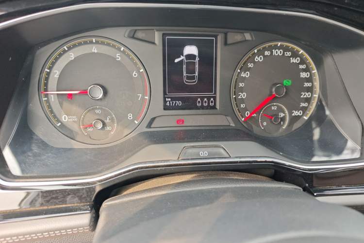 Used Volkswagen Sagitar 2020 200TSI DSG Comfort Version China VI Standard Odometer Close Up