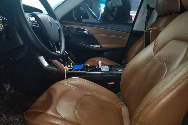 Used BORGWARD BX7 2016 28T Two-Wheel Drive Luxury Version 5 Seats
