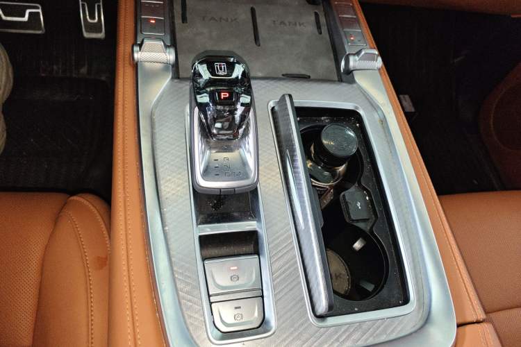 Used Tank 700 New Energy 2024 Hi4-T Extreme Edition Gear Lever